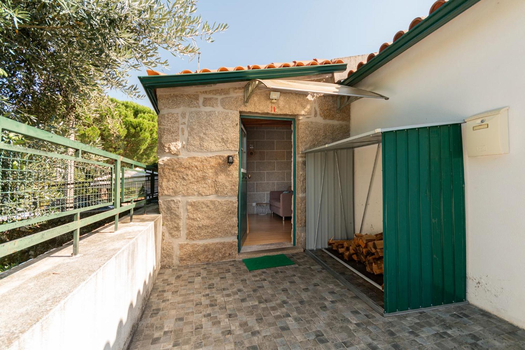 Casa Rustica T2 Com Salamandra E Cozinha - Seia - Serra Da Estrela - Casa Do Loureiro II المظهر الخارجي الصورة